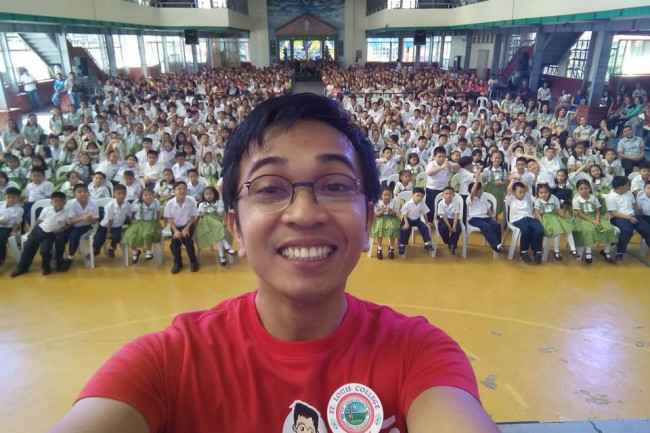 Filipino Graduation Speaker and Commencement Speech Writer